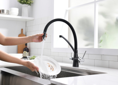 Смеситель для кухни Paulmark SIEGEN Si213111-BLM на мойку черный